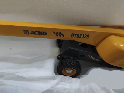 Plataforma de trabajo aéreo 1/35 camión modelo preconstruido brazo recto para XCMG GTBZ32S brazo recto - Imagen 5 de 5