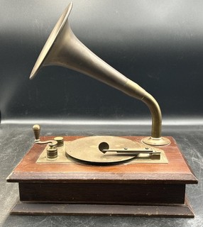 Vintage gramophone style music box Jewelry Or Trinket Box Not Working