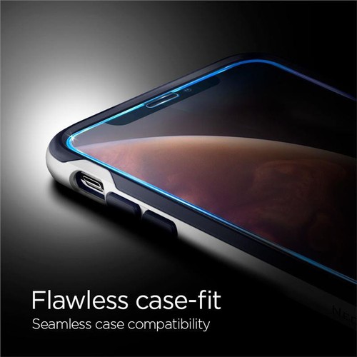 Szkło hartowane Spigen Glass FC z czarną ramką na iPhone X / XS / 11 Pro - Zdjęcie 3 z 11