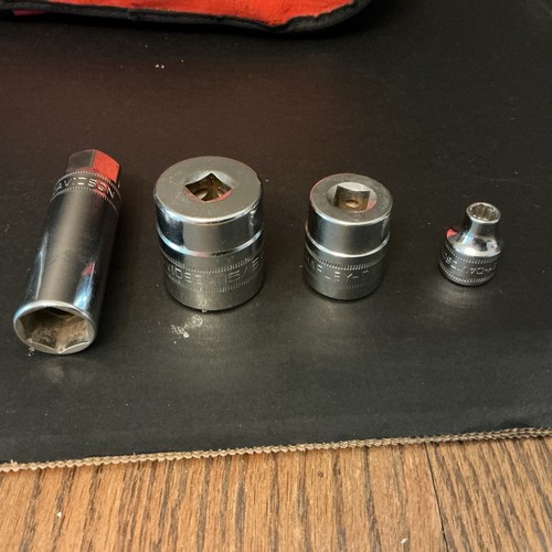 Kit de herramientas para motocicleta Harley-Davidson, 15+ piezas en su mayoría EE. UU., con bolsa, estado usado - Imagen 8 de 23