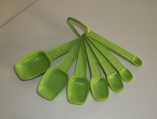 Vintage Tupperware Measuring Spoons Set Lime Green