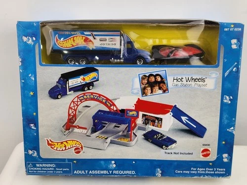 Hot Wheels Dunlop Gas Station Play Set Error Upside Down Sticker Vtg 1995
