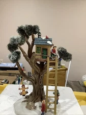Santa’s Workbench, Tree House With Kids.