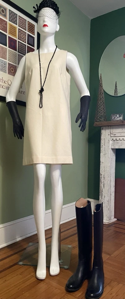 Mini vestido sem mangas vintage anos 90 Hugo Buscati inverno branco forrado de lã L 42 - Imagem 2 de 4