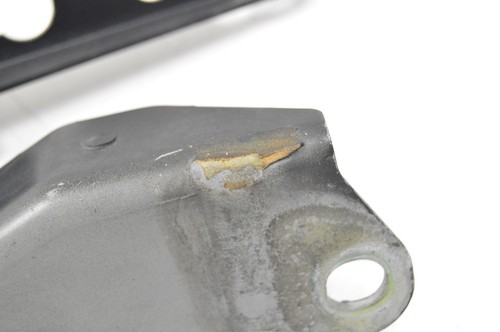 Bisagra capó delantero izquierdo Volvo XC90 D5 2.4D - Imagen 6 de 8