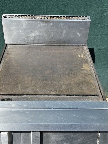 Falcon Dominator G2641 Cast Griddle on Steel Stand with Undershelf (Natural Gas) - Picture 5 of 9