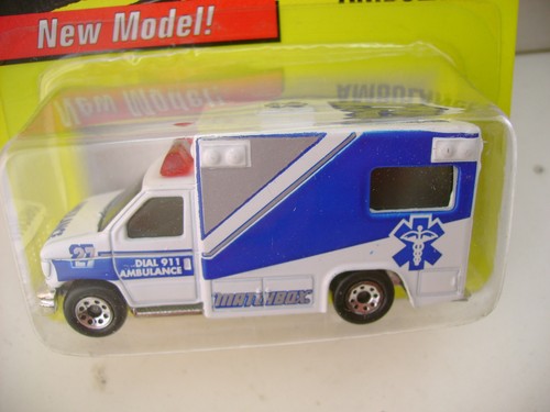 1996 MATCHBOX SUPERFAST #51 WHITE FORD AMBULANCE 27 DIAL 911 NEW ON CARD - Picture 2 of 5