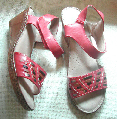 cushion heel sandals