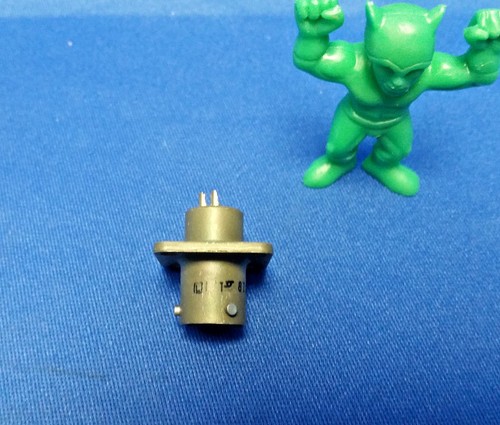 ITT CANON- KPT02E8-3S (KPT02A8-3S) Circular Connector - 3 Terminal IP67 - Picture 2 of 3