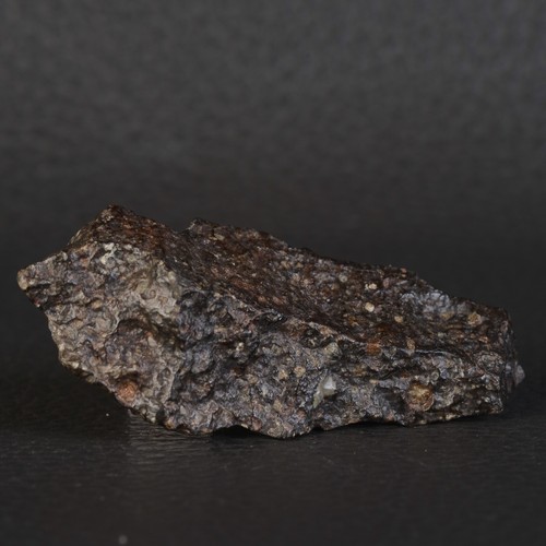 Météorite NWA 16387 de 18,29 g - Chondrite Carbonée type CK3 - Picture 7 of 11