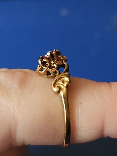 ANILLO PIEDRA ROJA ORO AMARILLO 10K TALLA 6.5 - Imagen 2 de 4
