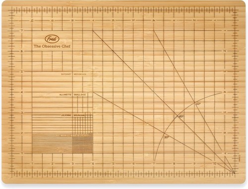 New Fred THE OBSESSIVE CHEF Bamboo Cutting Board 9 x 12 inch scored measured - Picture 3 of 7