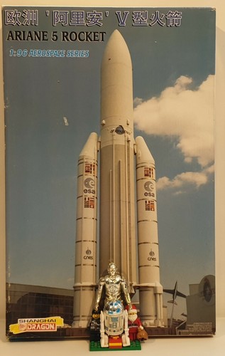 ESPACIO: ARIANNE 5 COHETE MODELO ESCALA 1/96 KIT HECHO POR DRAGON1998 - Imagen 2 de 6