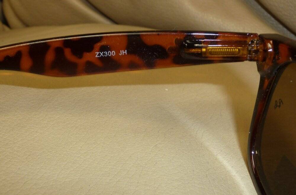 Ray-Ban New Wayfarer Type Tortoise ZX300 JH Sunglasses Italy Ray-Ban New Wayfarer Type Tortoise ZX300 JH Sunglasses Italy
