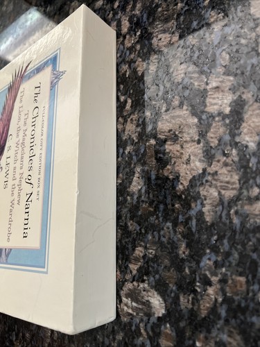 The Chronicles of Narnia Full Color Gift Edition Hardcover Book Box Set CS Lewis - Foto 5 di 22