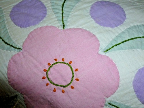 Beautiful old appliqué  quilt with flower and leafs 72" x 84" - Picture 1 of 7