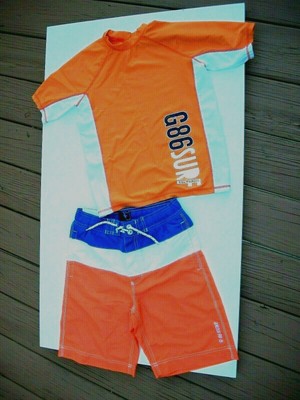 Sweet /& Soft Boys UPF 50+ Boys Short Sleeve 2 Piece Rash Guard /& Trunk Swimsuit Set Navy Baby Shark Infant//Toddler//Big Kid Size 24 Months