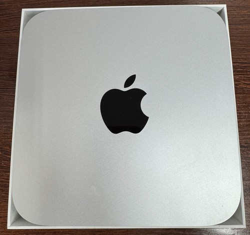 Apple Mac Mini Desktop (M1 Chip, 512GB SSD, 8GB RAM) Desktop Computer Excellent - Afbeelding 1 van 10