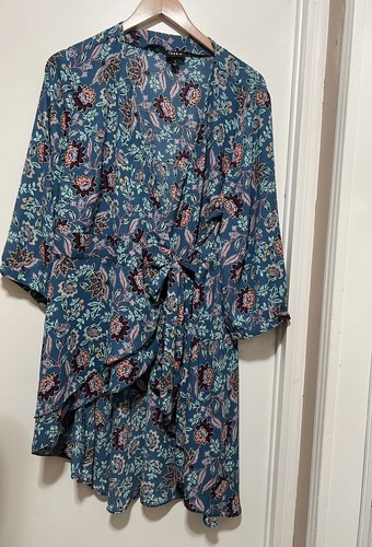Torrid Women's Georgette Midnight Floral V-Neck Wrap Tunic Top Size 1X - Picture 1 of 7