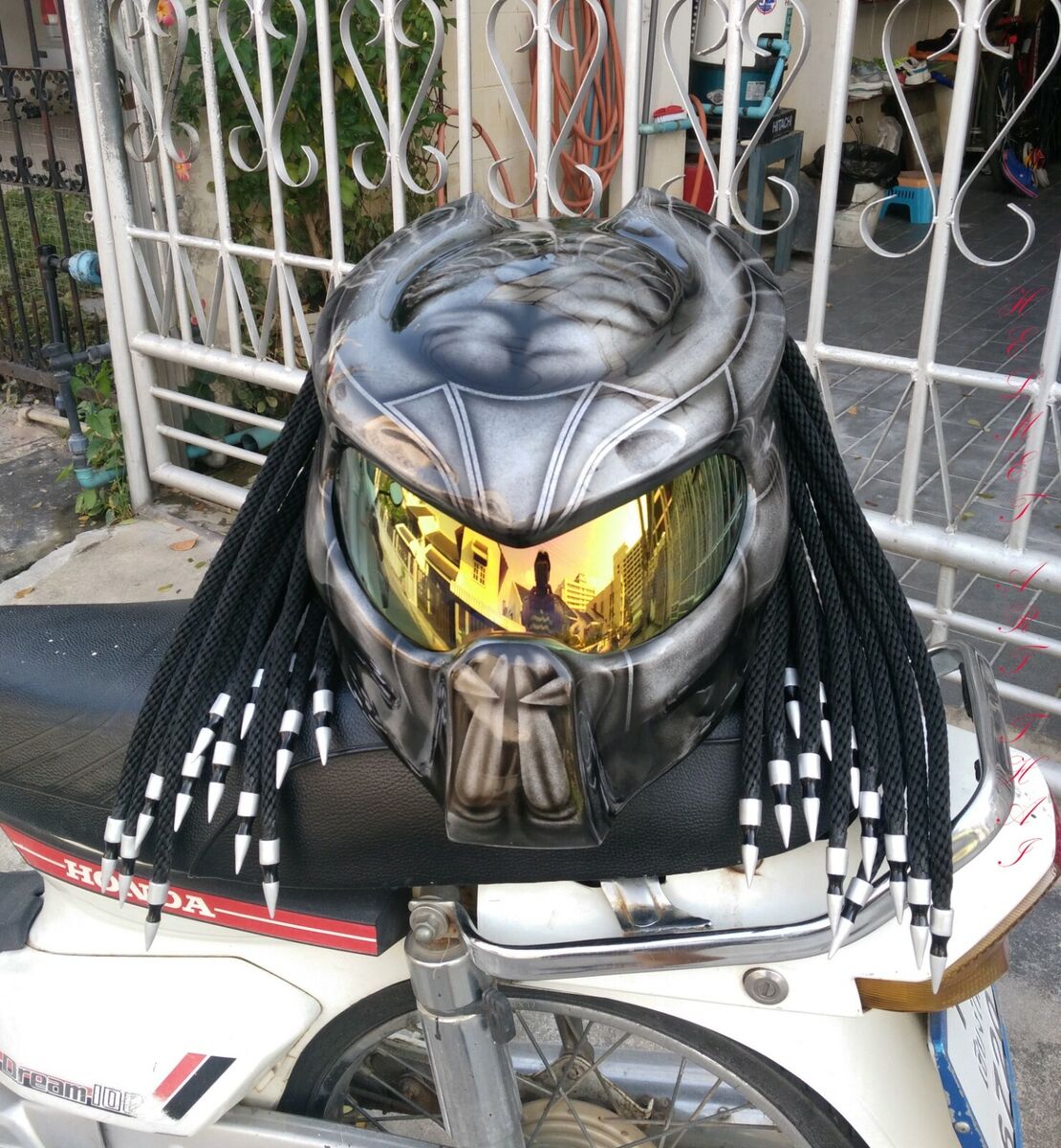 Custom Predator Motorcycle Helmet 