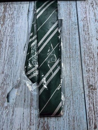 DELUXE SLYTHERIN ROBE COSTUME CHILD MEDIUM With Tie NWT - Picture 4 of 7