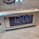 Brookstone 4511 TimeSmart Self Setting Digital Dual Alarm Clock Used Working