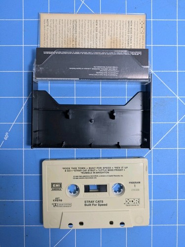 Stray Cats Built For Speed 1982 Cassette EMI America - Picture 2 of 2