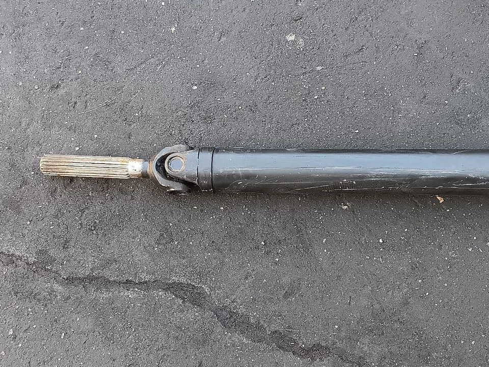 Hélice del eje de transmisión delantero 99142102001 Porsche 911 AWD 12-19 Foto 2 de 4