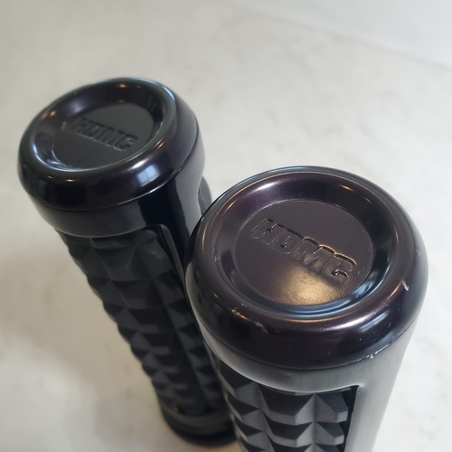 OEM Harley-Davidson Dominion Handlebar Hand Grips Gloss Black Sportster Softail - Foto 5 di 10