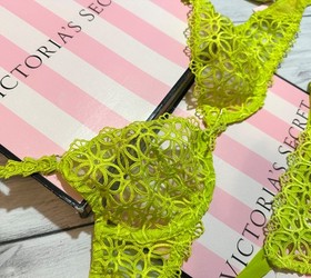 Victoria's Secret Geo Daisy Lace Unlined Low-Cut Demi Bra Thong Set Limelight