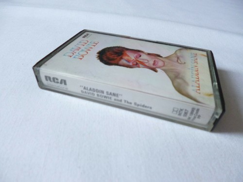 DAVID BOWIE ~ ALADDIN SANE ~ 1981 RCA UK ROCK CASSETTE TAPE ~ RARE BLUE TEXT - Picture 2 of 6