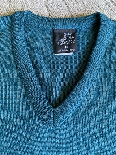OZ Knits Women’s Vintage Wool Acrylic Jumper Green Size Small V Neck - Picture 3 of 3