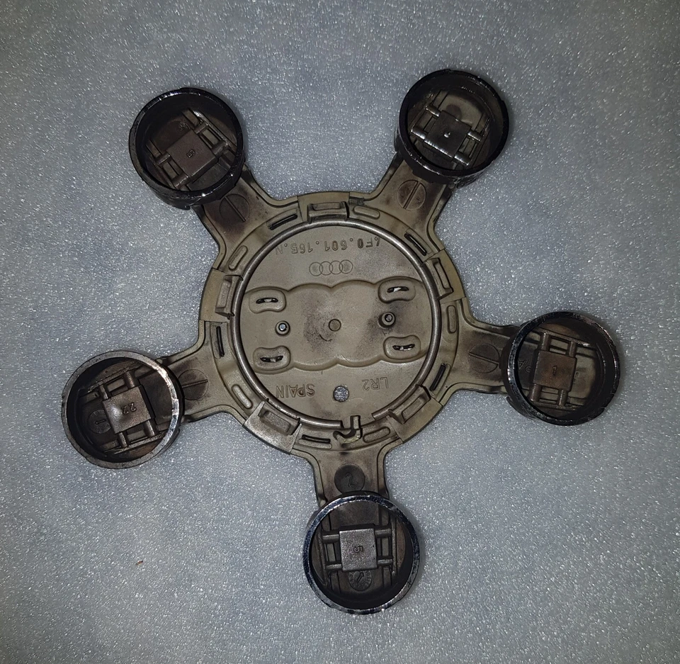 AUDI A4 B6 B7 A5 8T A6 4F A8 Q7 4L S4 S6 S8 SQ7 CENTRE RIM NUT COVER 4F601165N - image 3 of 4