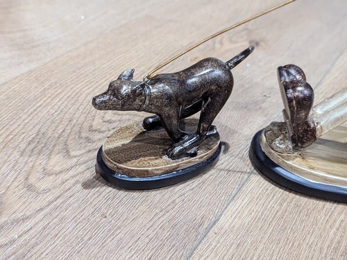 Trace & Run Mujer Pasea Perro Escultura Resina con Base de Madera Pintado a Mano - Imagen 3 de 17