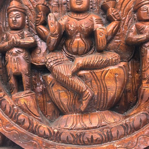 Hand-carved Solid Wood Carved Mata Maa Lakshmi Hindu Goddess of Fortune Idol 11. - Picture 9 of 11