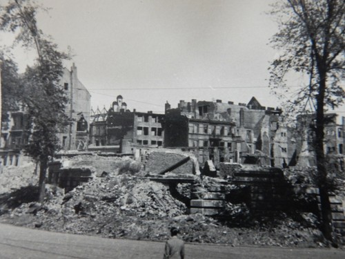 WW2 photograph HAMBURG 1945 a 11x8 cm what location today ? - 第 3/5 張圖片
