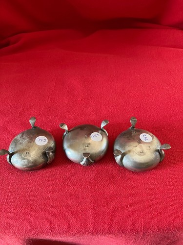 1881 hallmarked , Martin Hall & Co, London TRIPLET silver salt cellars no liners - Picture 2 of 4
