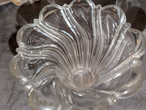Vintage Clear And Frosted Mikasa Bouquet Vase - Picture 4 of 4