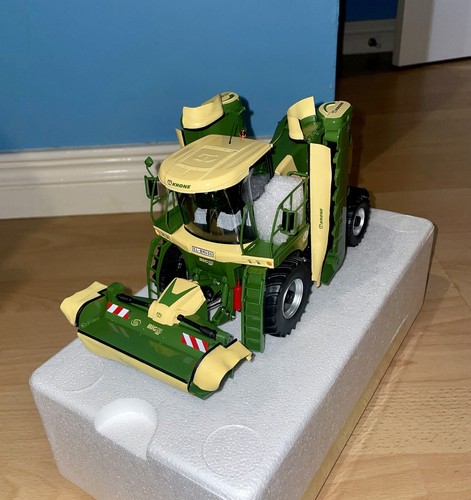 KRONE BIG M 450 1:32 Scale Model - Picture 2 of 3