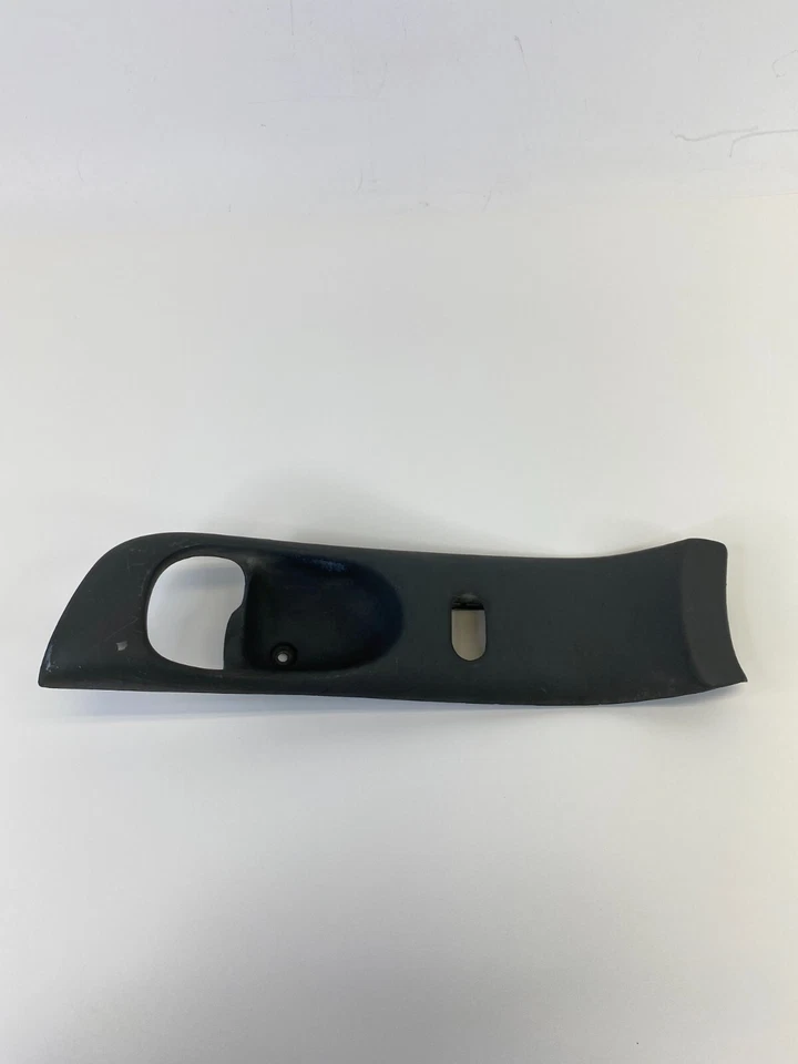 1997-2005 Buick Century Front Right Inner Door Handle Bezel Trim Cover 10279858 Foto 2 de 4