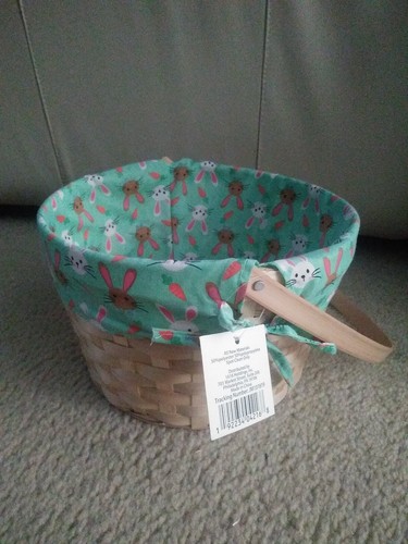Easter Printed Lined Wicker Basket W/ Moveable Handle * Brand New W/Tag! - Picture 7 of 11