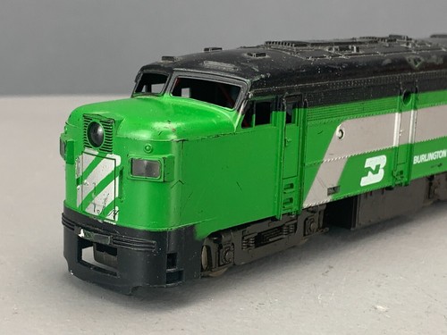 HO Model Power 825 FA 2 Burlington Northern #853 Powered DNR HO5006