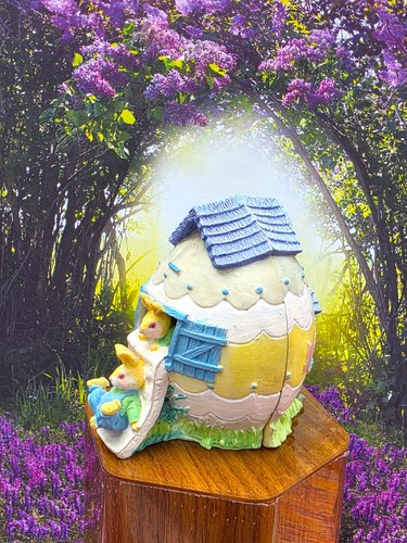 VINTAGE Russ Berrie Resin Easter Egg Diorama Easter Rabbit Bunny Rascals Playing - Picture 2 of 6