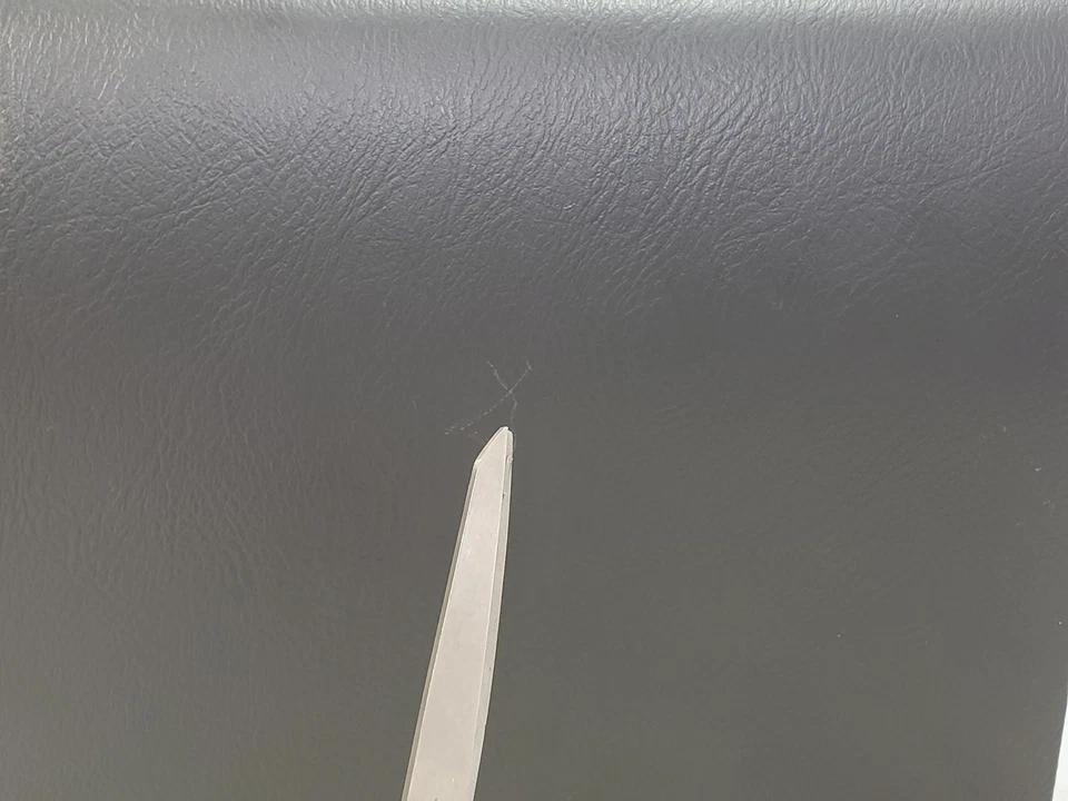 Guantera (gris)(pequeño rasguño ver foto) Honda Civic 2001-2005 Foto 4 de 4