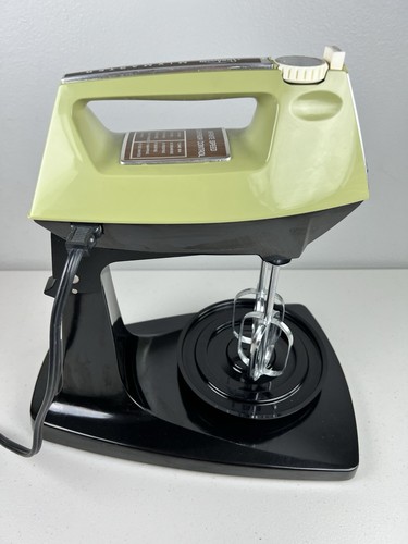 Vintage Sunbeam Mixmaster 12 Speed Stand Mixer, Avocado Green/Wood, w/Beaters - Picture 21 of 24