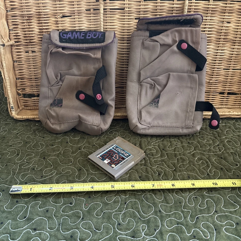 Nintendo Game Boy lote de 3 piezas 2 fundas de transporte OFICIALES y juego Game Boy LOOPZ Foto 2 de 4