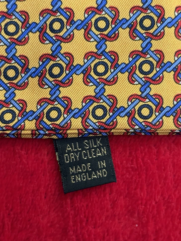 Bufanda dorada con flecos de seda pura fina para hombre con estampado elegante 11,75x54 hecha en Inglaterra Foto 2 de 4