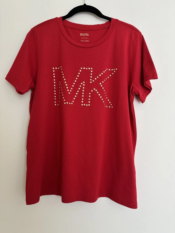 Blusa roja para mujer Michael Kors Top con logo y tachuelas en tono dorado Talla grande Foto 2 de 4
