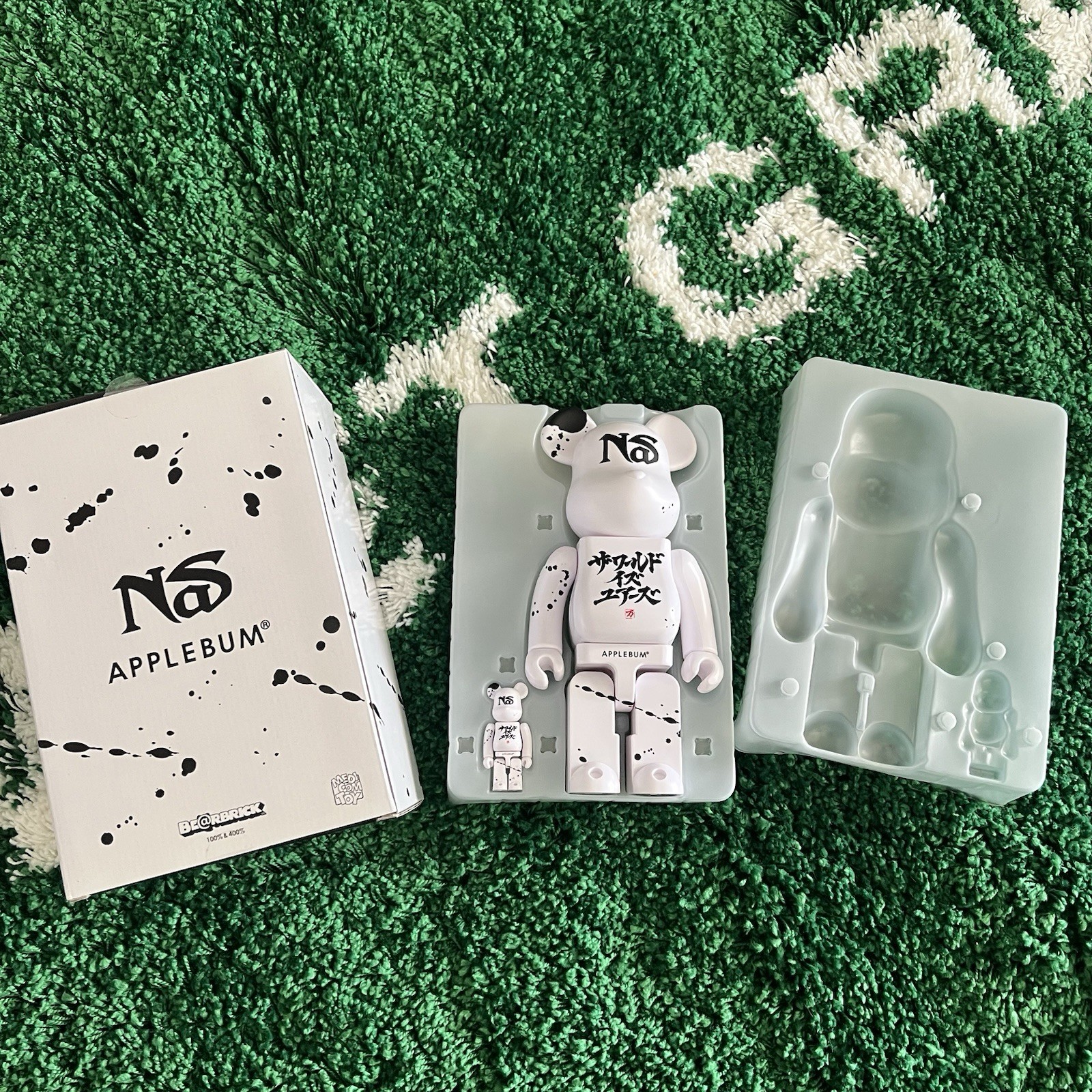 BE@RBRICK × NAS × APPLEBUM 100％ & 400% Medicom NAS x Applebum 100% 400% Bearbrick Figure Set white