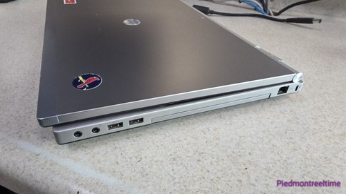 HP EliteBook 8560p / i7-2640M - 4 GB RAM 250 GB HDD Funciona bisagra rota - Imagen 4 de 8